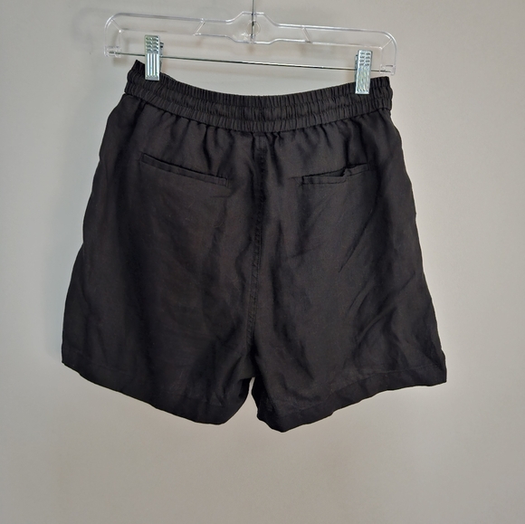 Quince 100% European linen shorts - Picture 2 of 2